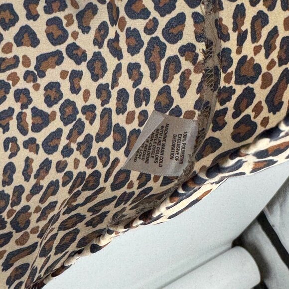 Crown & Ivy Womens Leopard Print Long Sleeve Blouse Tassel Detail size 2x plus - Picture 2 of 11